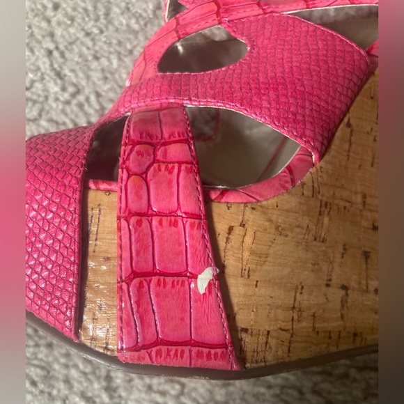 Bebe Pink/Coral/Salmon Platform Wedge Sandals Size 8 Croc Embossed Strappy Heels - Picture 13 of 14
